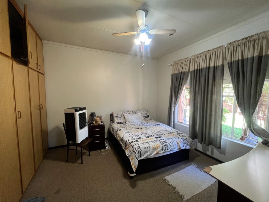 4 Bedroom Property for Sale in Die Rand Northern Cape